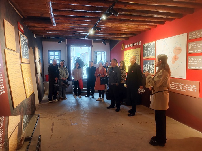 1728872061772092561.jpg 2.jpg